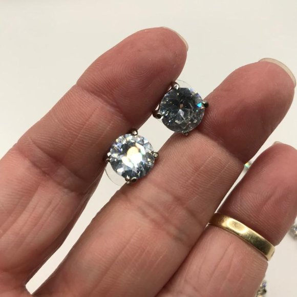 Vintage Garne Jewelry Rhinestone Necklace paired with Stud Earrings - Picture 7 of 10